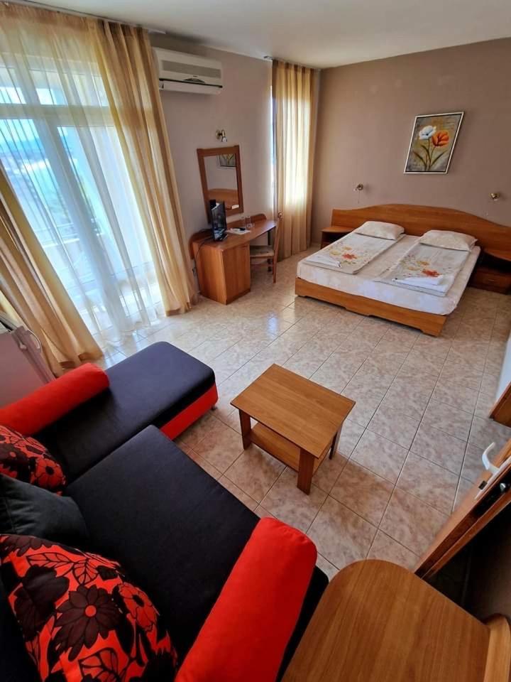 נסבר Family Hotel Selena מראה חיצוני תמונה