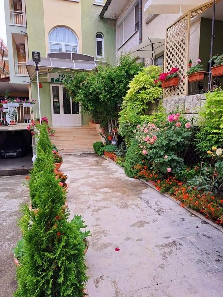 נסבר Family Hotel Selena מראה חיצוני תמונה